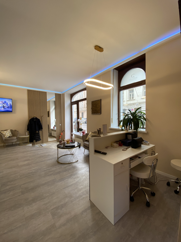 Nail Desk 1 (L) – Nagelarbeitsplatz für Maniküre - Bild 12